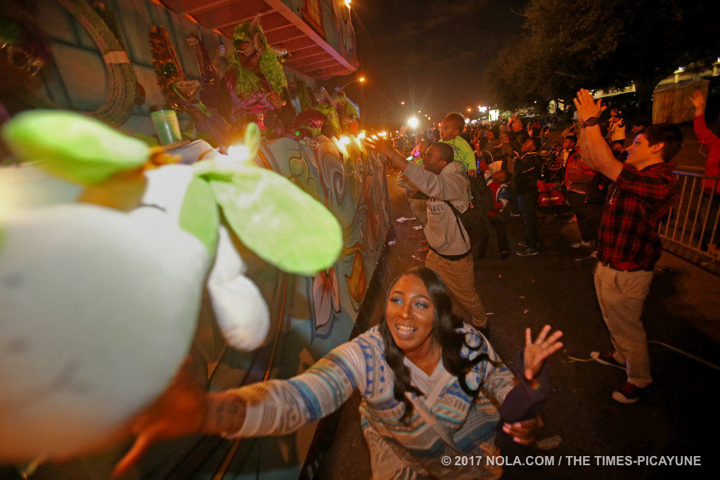 Krewe of Athena 2017 rolls down Metairie route: See photos